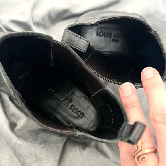 Made in Italy. Ankle leather boots. Perfect condition. LOUIS VUITTON PARIS - Picture 7 of 8